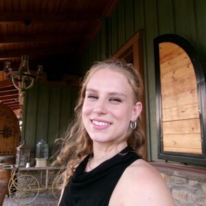 Meet your Posher, Clara